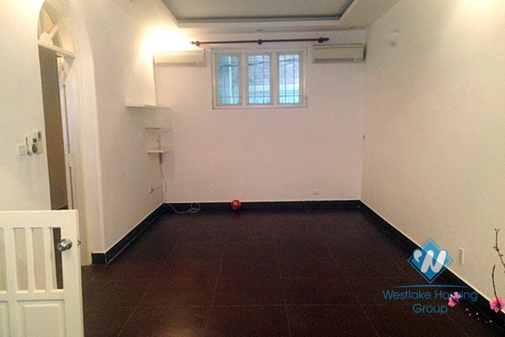 Unfurnished house for rent in Xuan Dieu street, Hanoi